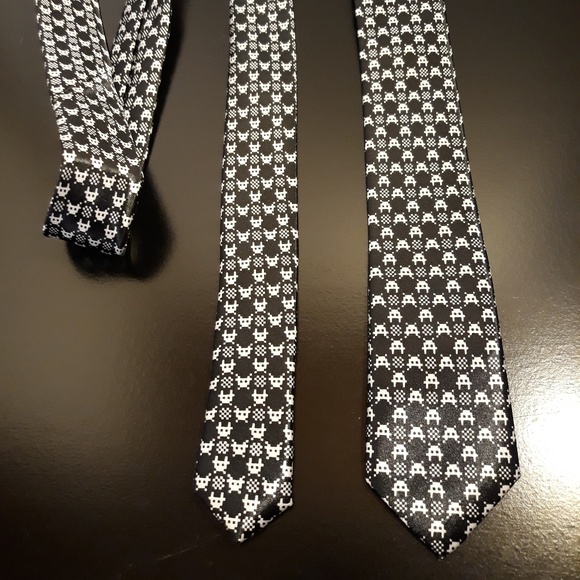 Thin Black Tie Geek Space Invaders Tie - Picture 1 of 5